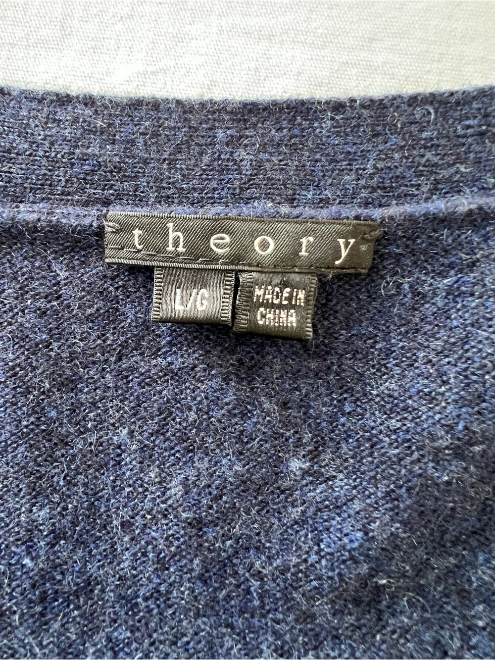 Theory 100% Cashmere Navy V-Neck Button Cardigan Oversized LG Preppy Soft - Picture 4 of 8